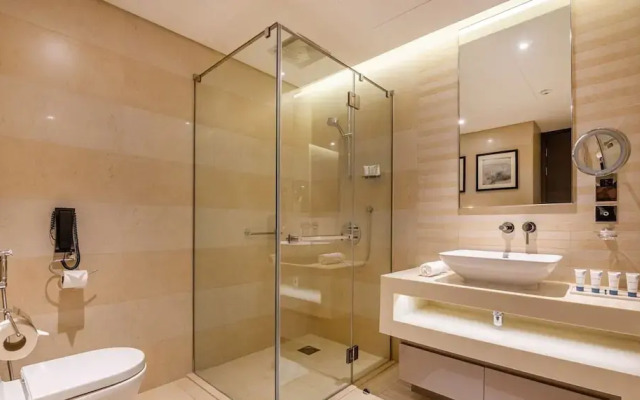 Elegant 1BR Near Wafi Mall Central Dubai Stay
