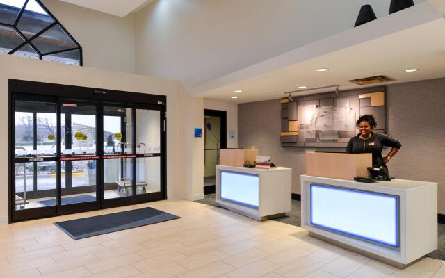 Holiday Inn Express & Suites Raleigh NE - Medical Ctr Area by IHG