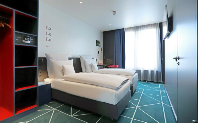 sander Hotel
