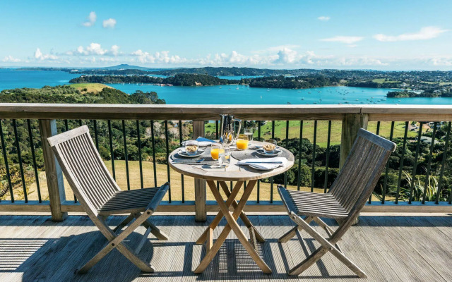 Te Whau Lodge