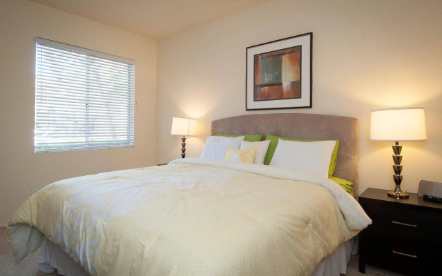Sunshine Suites at Mid-City