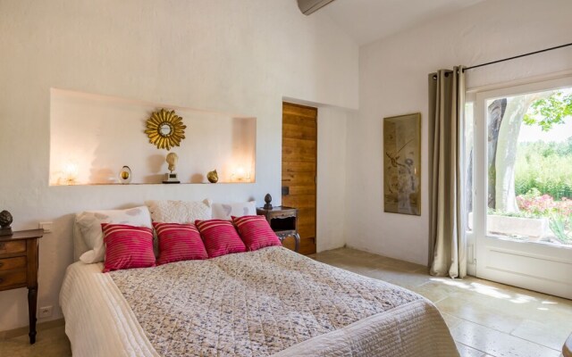 Beautiful Villa in Paradou With Swimming Pool