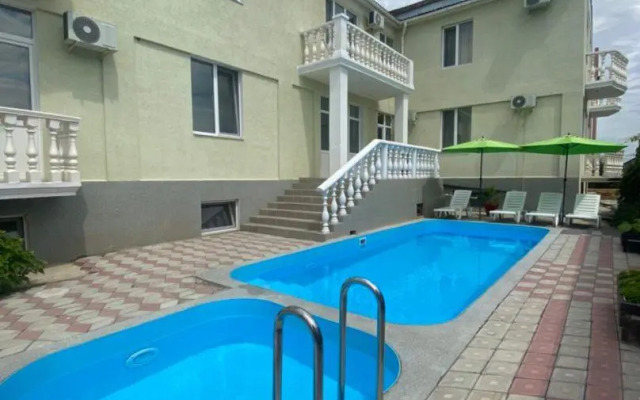 Alexandra (Александра)