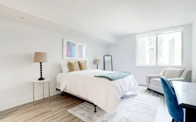Elegant 2BR Apartment Minutes From DC