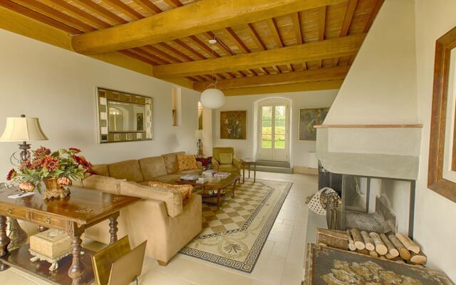 Villa Oliveto - Five Bedroom Home