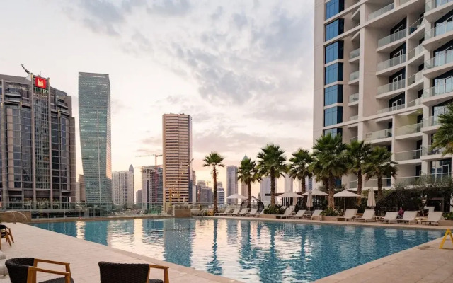 Elegant Studio Living in Privé