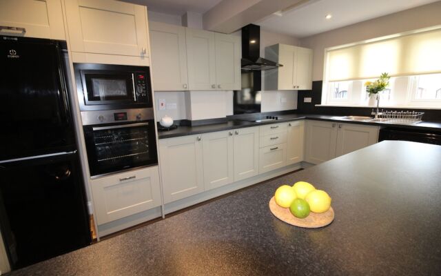 Plawsworth Aparthotel