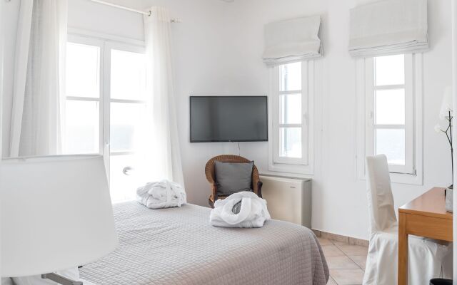 Capo Di Mykonos Resort