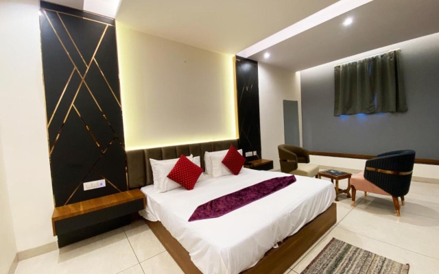 Hardik Palace By F9 Hotels