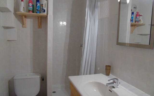 Lou Services Apartment CHAR11 LSI 001