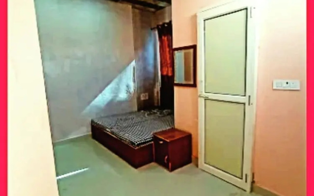Hotel Saraswati Atithi Bhawan Vrindavan
