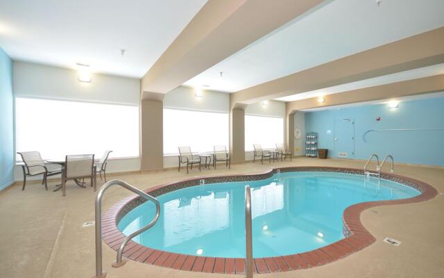 Holiday Inn Express & Suites Farmington by IHG