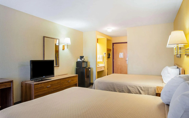 Rodeway Inn & Suites