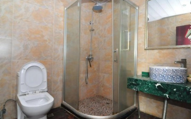 Baoyi Business Hotel