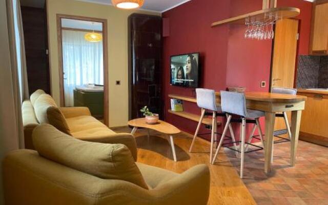 "Autumn" Apartment