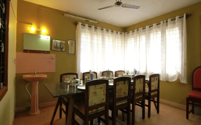 OYO 4303 Flora Home Stay