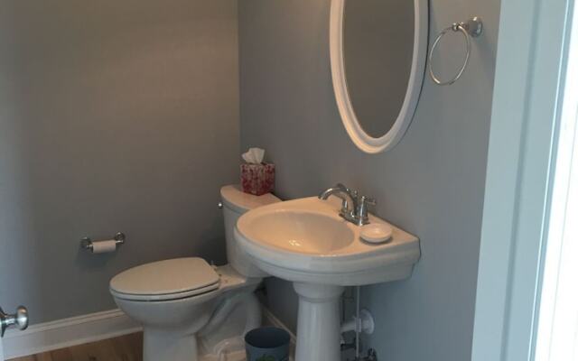 Best Day Ever 4 Bedroom Home by RedAwning