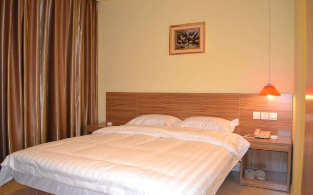 Qingdao 678 Hotel