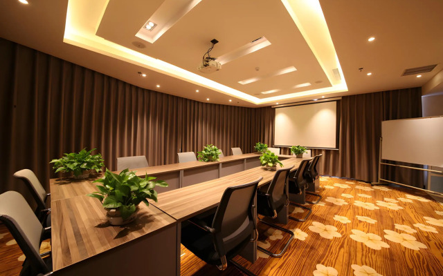 Starway Hotel