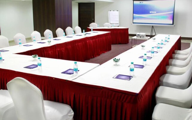 The Golden Palms Hotel & Spa Delhi