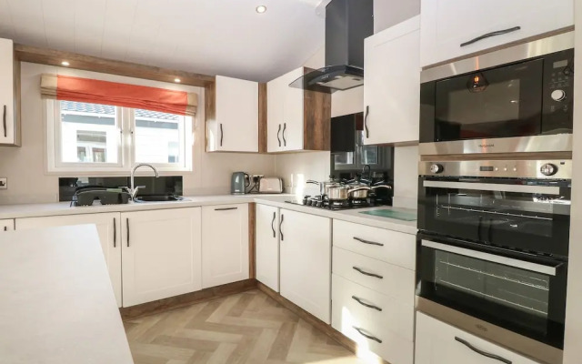 Broadland Sands Lodge