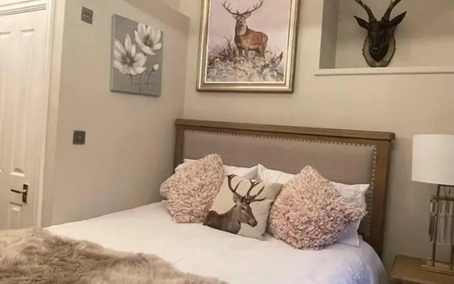 Remarkable 5-bed House in Ross-on-wye