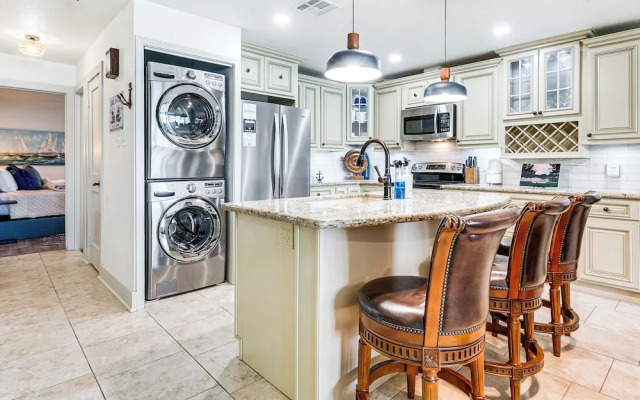 Paddleboards, Life Vests: Lake Conroe Getaway!