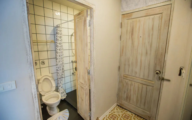 ZEN Rooms Manee Nopparat Soi 1