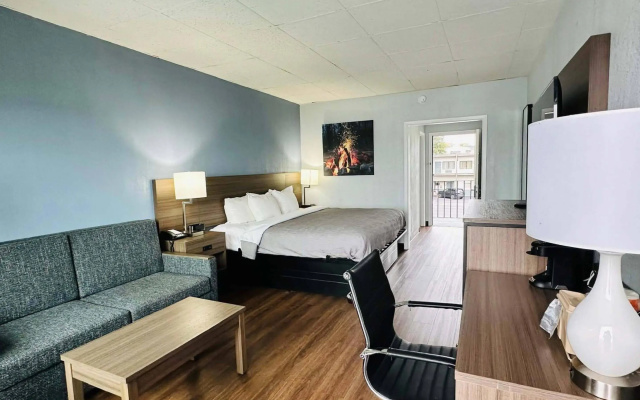 Quality Inn - On The Lake Clarksville-Boydton
