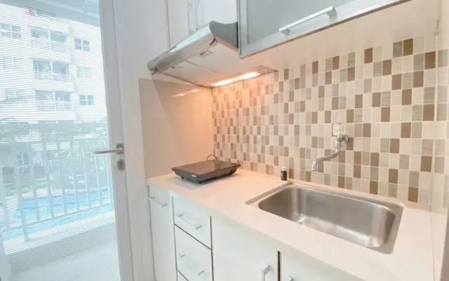 Tranquil Abode 1Br Apartment At Parahyangan Residence