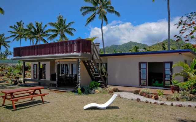 Raro Beach Bach