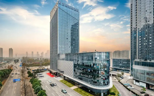 Hampton by Hilton Wuhan railway Station