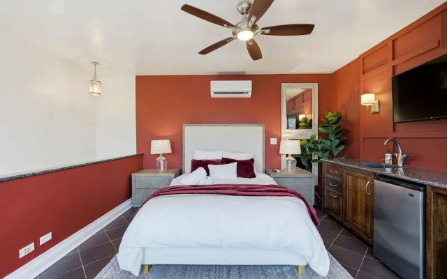 Modern 4-bedroom Townhouse in River West