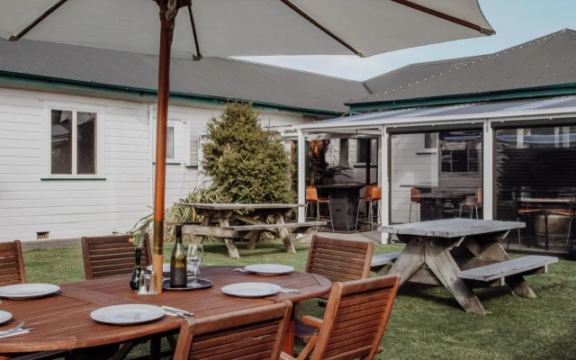 Hokitika Pioneer Hotel