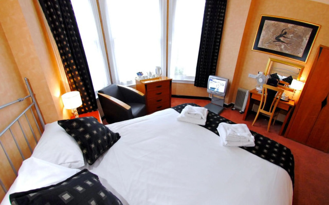 Royal Exeter Hotel