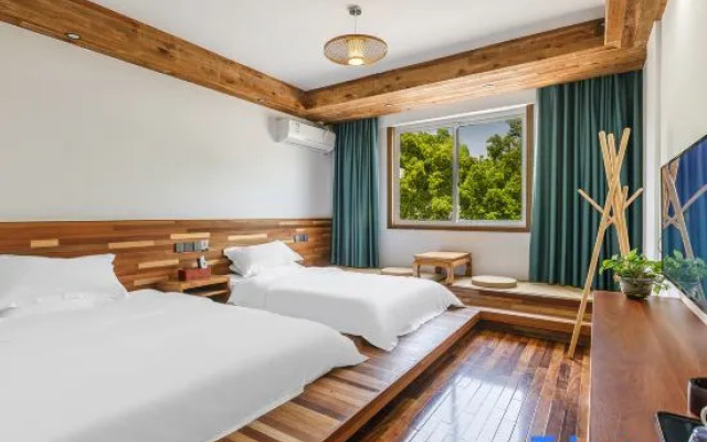 Puyu Mountain Household