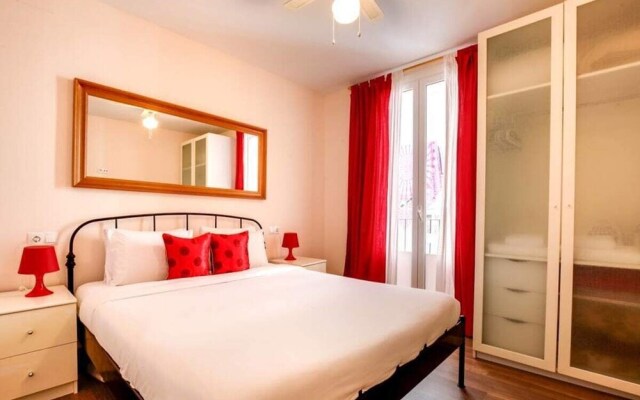 Modern 2 Bed Flat in Trendy Poble Sec