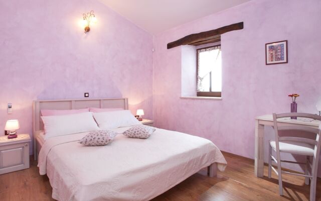 Beautiful Villa in Sveti Lovrec With Barbecue