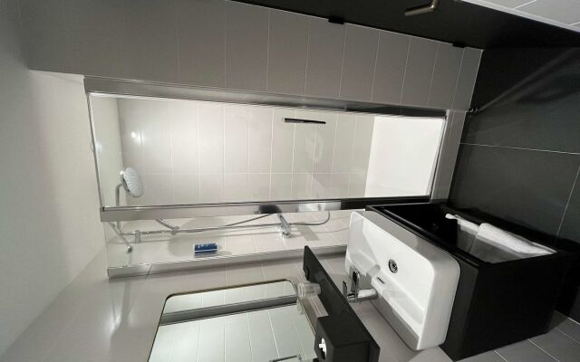 Brit Hotel Les Voyageurs