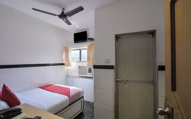 OYO 24337 Akshaya Lodging