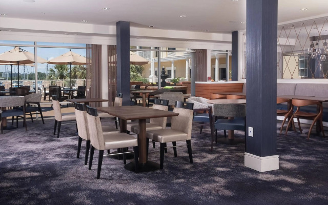 Courtyard Charleston Waterfront by Marriott