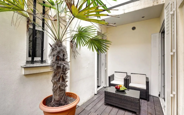 Elegant 3BR Arc de Triomphe