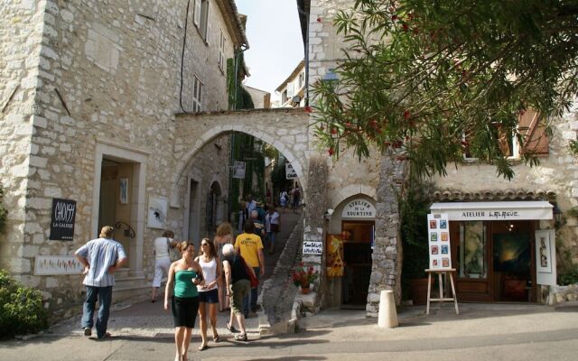Charming Villa in Vence With Swimming Pool