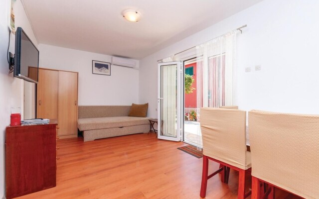 Stunning Home in Jadrija With Wifi and 2 Bedrooms