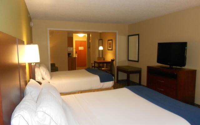 Holiday Inn Express & Suites Lancaster by IHG