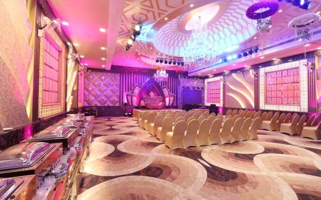 OYO 24608 Sanjay Galaxy Premium