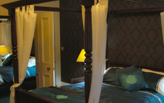 The Valentine Townhouse Hotel