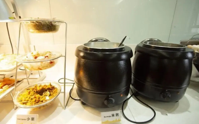 City Comfort Inn Hotel (Huanggang Huangzhou Avenue)