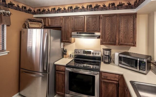 204 Whispering Bluff