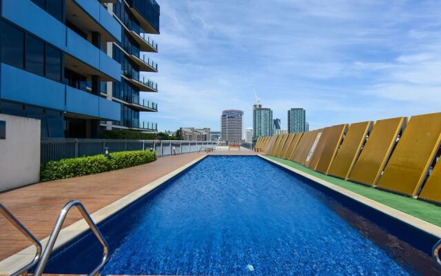 Exquisite Apartments Docklands